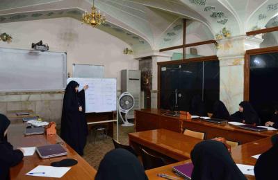 شعبة التنمية البشرية تقيم دورة متخصصة في اللغة الفارسية لمنتسبات العتبة العلوية المقدسة