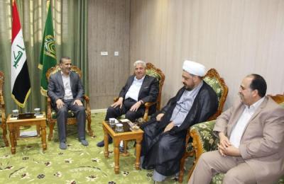 وفد شعبة إحياء التراث في العتبة العلوية المقدسة يزور مسجد الكوفة المعظم