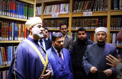 وفد من "المجمع الفقهي العراقي لكبار العلماء للدعوة والإفتاء" يزور مكتبة الروضة الحيدرية