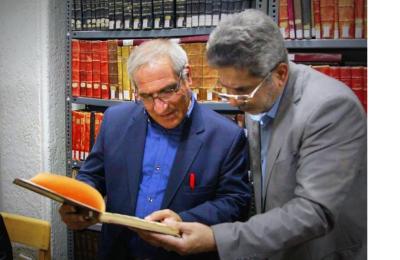  خبراء بالوثائق والخط الإسلامي يطلعون على المصادر التراثية في مكتبة الروضة الحيدرية