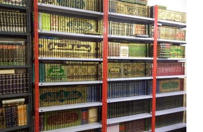 مكتبة الروضة الحيدرية تستقبل مكتبة كاملة لأحد فضلاء الحوزة العلمية