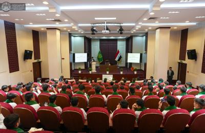 العتبة العلوية المقدسة تقيم برنامجاً حافلاً لنخبة من طلبة ثانوية المتفوقين الثانية في النجف الأشرف