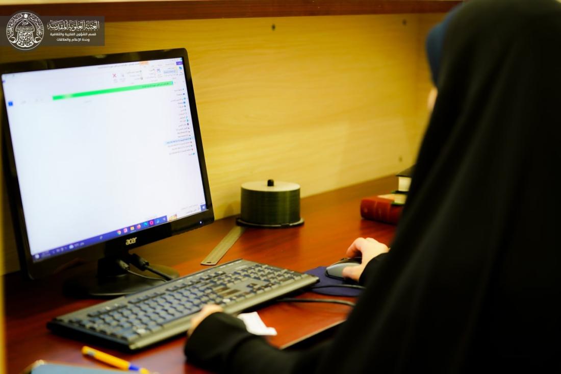 وفد من طالبات جامعات ومعاهد محافظة النجف الأشرف يزور مكتبة الروضة الحيدرية النسوية في العتبة العلوية المقدسة | 