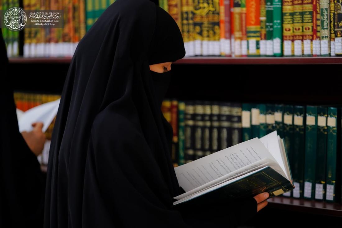 وفد من طالبات جامعات ومعاهد محافظة النجف الأشرف يزور مكتبة الروضة الحيدرية النسوية في العتبة العلوية المقدسة | 