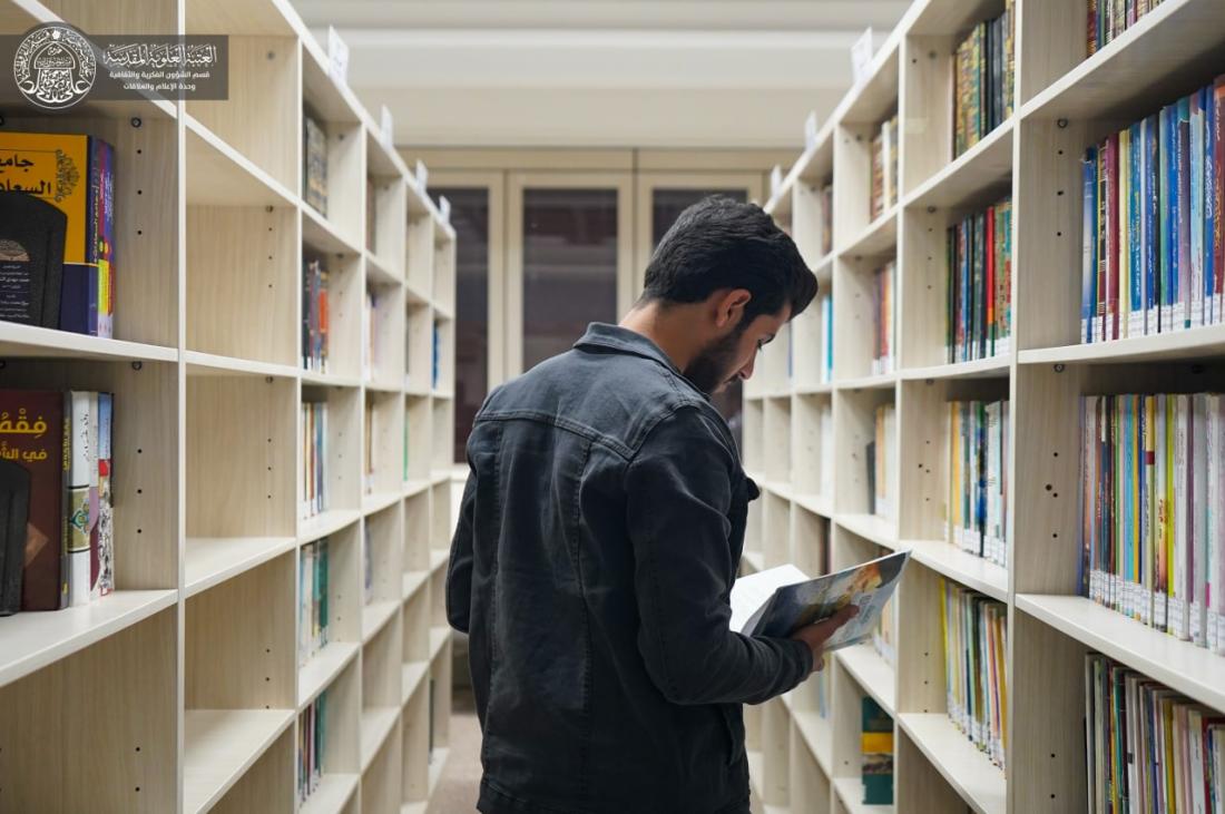  وفد من أساتذة وطلبة كلية العلوم في جامعة الكوفة يزور مكتبة الروضة الحيدرية ومعرض شعبة التراث في قسم الشؤون الفكرية والثقافية في العتبة العلوية المقدسة | 