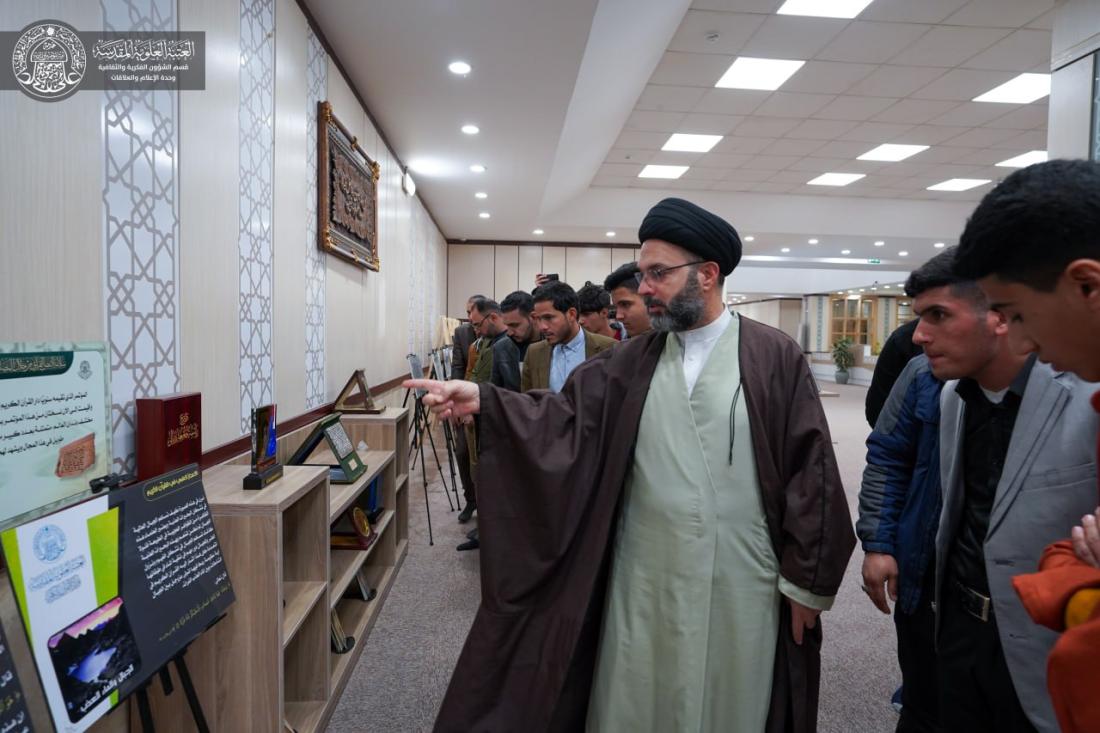  وفد  من محافظة بابل يزور مكتبة الروضة الحيدرية ومعرض نشاطات قسم الشؤون الفكرية والثقافية في العتبة العلوية المقدسة | 