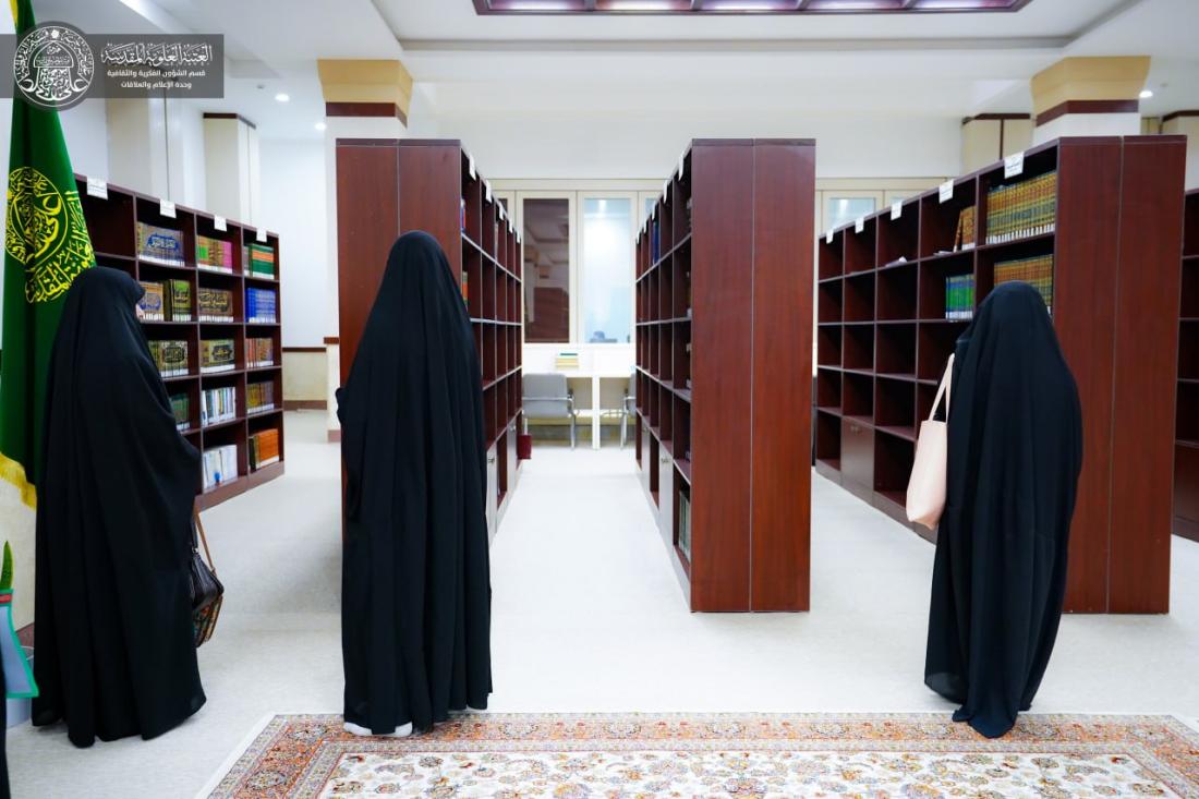 وفد من طالبات جامعات ومعاهد محافظة النجف الأشرف يزور مكتبة الروضة الحيدرية النسوية في العتبة العلوية المقدسة | 