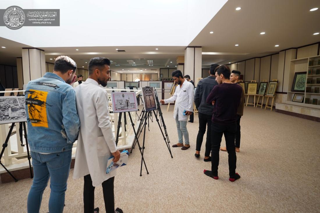  وفد من أساتذة وطلبة كلية العلوم في جامعة الكوفة يزور مكتبة الروضة الحيدرية ومعرض شعبة التراث في قسم الشؤون الفكرية والثقافية في العتبة العلوية المقدسة | 