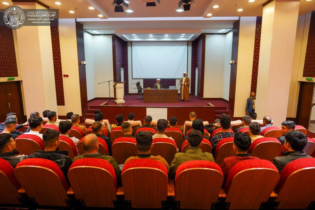 وفد  من محافظة السماوة يزور مكتبة الروضة الحيدرية ومعرض نشاطات قسم الشؤون الفكرية والثقافية في العتبة العلوية المقدسة | 