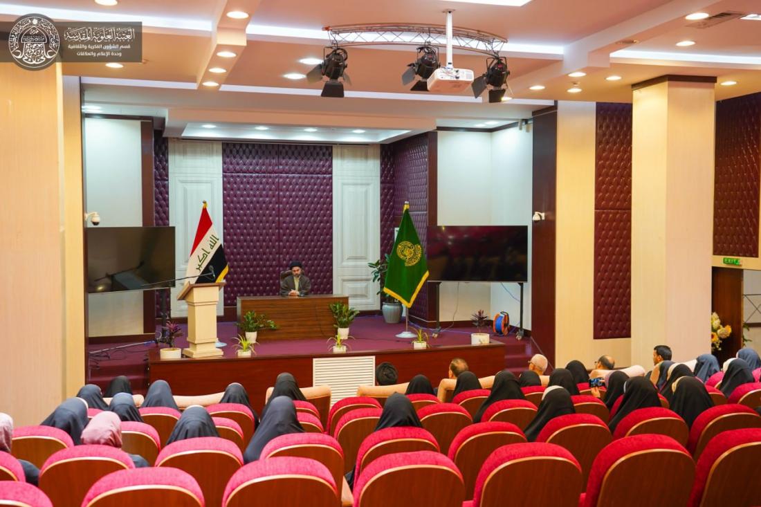 وفد من أساتذة وطالبات كلية التربية للبنات في جامعة الكوفة يزور مكتبة الروضة الحيدرية | 