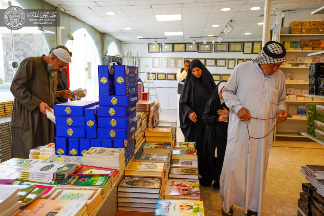 معرض الكتاب الدائم في العتبة العلوية المقدسة يشهد تنوع الكتب العلمية والثقافية والدينية وتفاسير المصحف الشريف وإصدارات العتبة العلوية المقدسة  واللوحات الفنية والزخارف الإسلامية | 