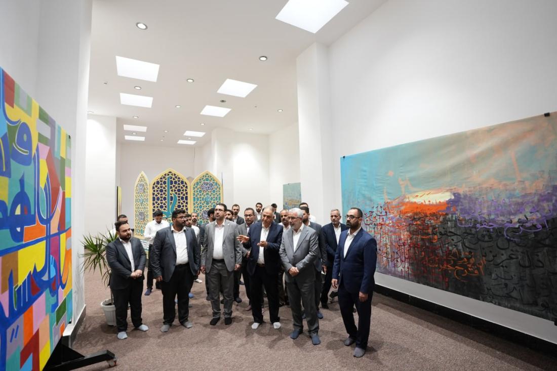 ضمن فعاليات أسبوع الغدير الدولي الثالث عشر .. الأمين العام للعتبة العلوية المقدسة يفتتح معرض اللوحات الفنية | 