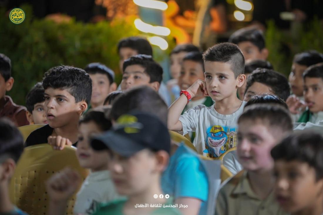 حضور حاشد مـن الزائرين الصغار وأَهاليهِم الكرام للمشاركة بِفعاليات منصة المحسن ضمن أُسبوع الصادقين | 